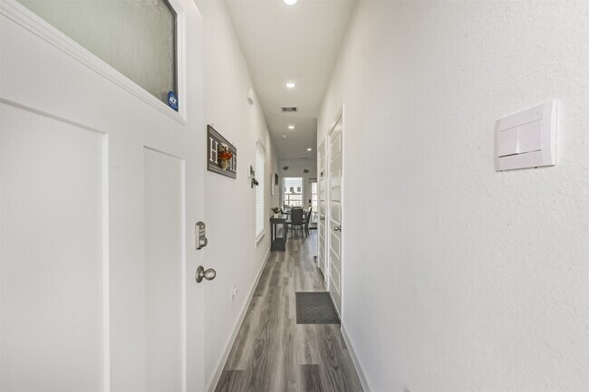 Building Photo - 2811 Lisburn Ter Ln
