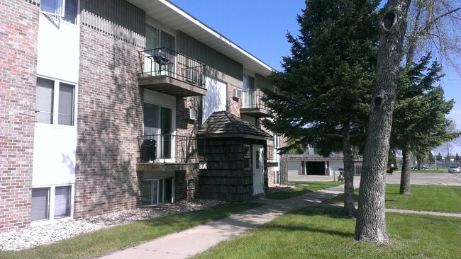 Building Photo - 904 Hackberry Dr