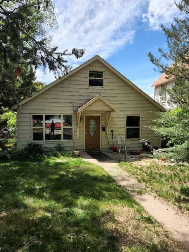 Foto principal - GLENWOOD SPRINGS DOWNTOWN 3 BEDROOM AND LO...