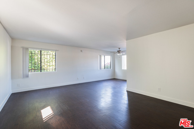 Building Photo - 501 E Hyde Park Pl