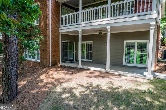 Foto del edificio - 1043B Clubhouse Ln