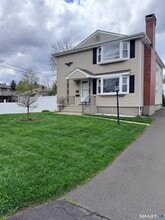 Building Photo - 100 Jordan St