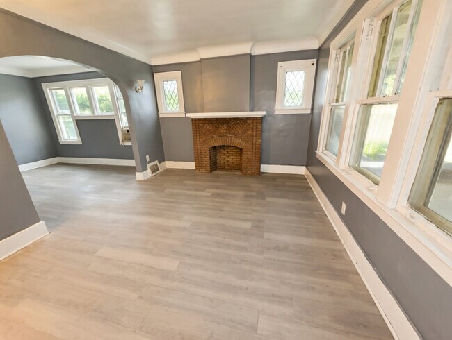 Foto del edificio - 4666 Lillibridge St