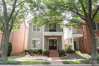 Building Photo - 529 Monteigne Blvd