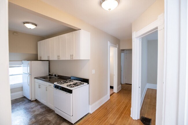 Foto del edificio - 2728 N Murray Ave