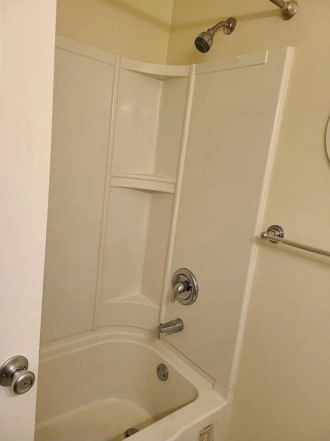 Foto del edificio - 8219 McClelland Pl
