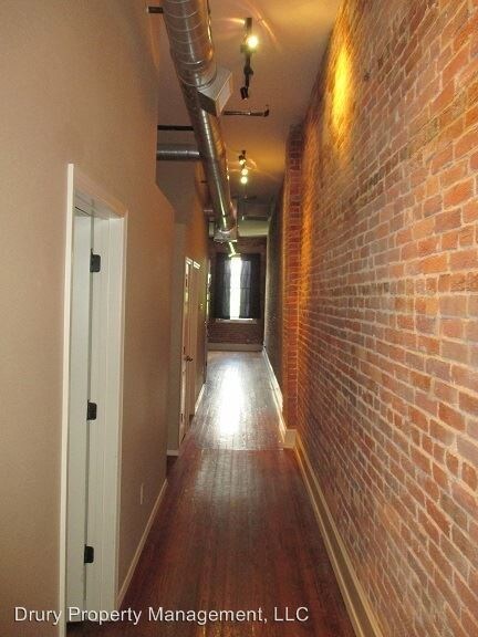 Foto del edificio - 302 N Boonville Ave