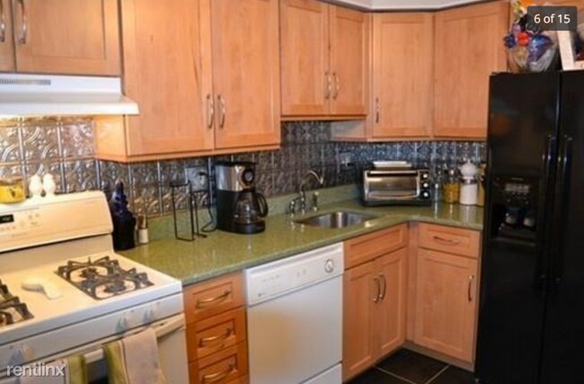 Building Photo - 2 br, 1 bath Condo - 30 Kinross Rd 6 Unit 6