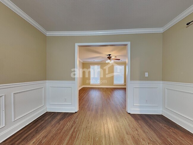 Foto del edificio - 6317 Stillglen Ln