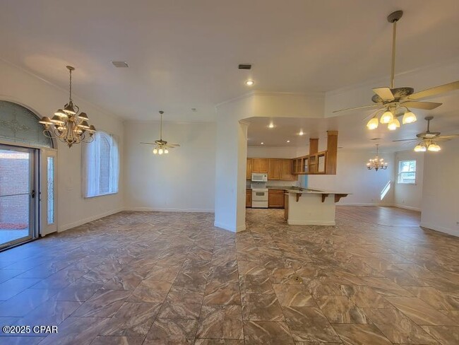 Foto del edificio - 7327 Rodgers Dr