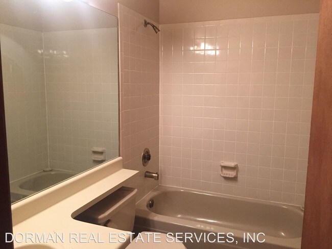 Building Photo - 4035 Hickory Hill Dr