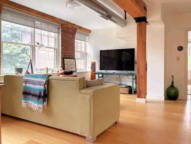 Foto del edificio - 22 Cottage Park Ave