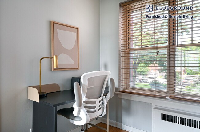 Foto del edificio - 2732 Hampton Pkwy