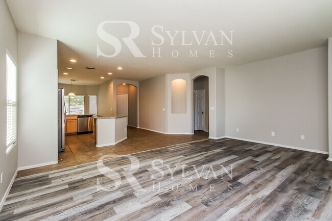 Foto del edificio - Welcome home, this 3 BR, 2 BA is waiting f...