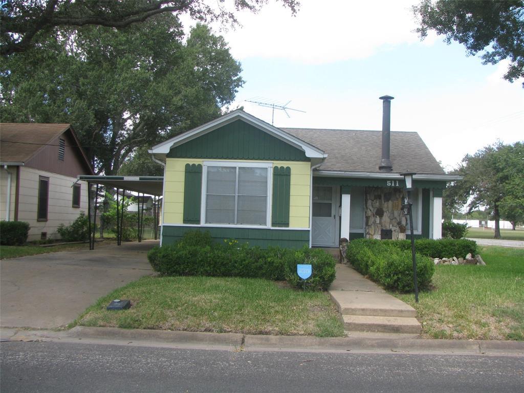 511 E Strand St, El Campo, TX 77437 House Rental in El Campo, TX