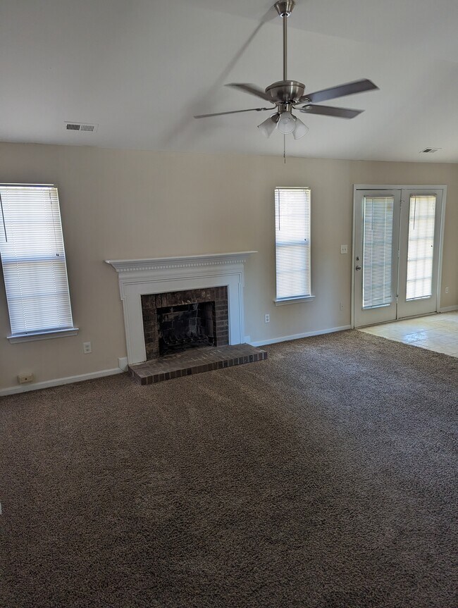 Foto del edificio - 9406 Foggy Meadow Rd
