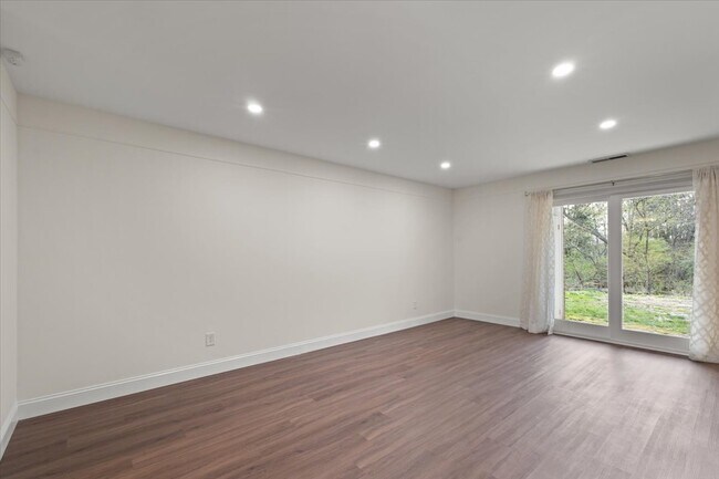 Living Room - 17 Wexford Dr