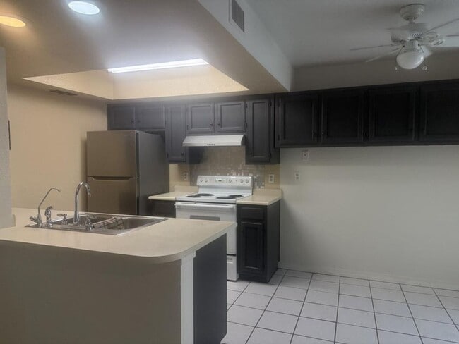 Building Photo - 520 N Stapley Dr
