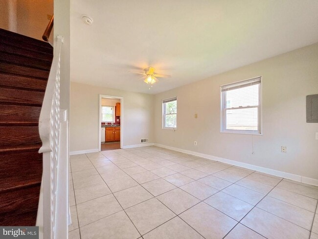 Building Photo - 5818 Fifer Dr