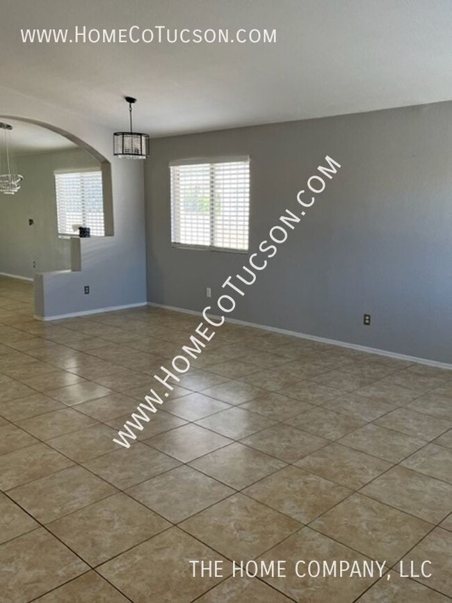 Building Photo - 9640 E Mt Baldy Way