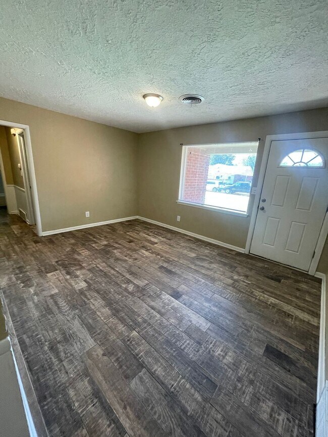 Building Photo - Norman Home For Lease