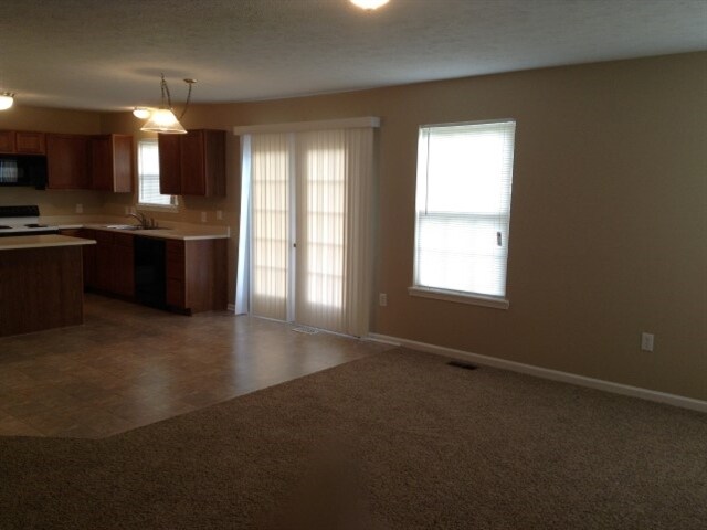 Foto del edificio - 5626 Portwood Pl