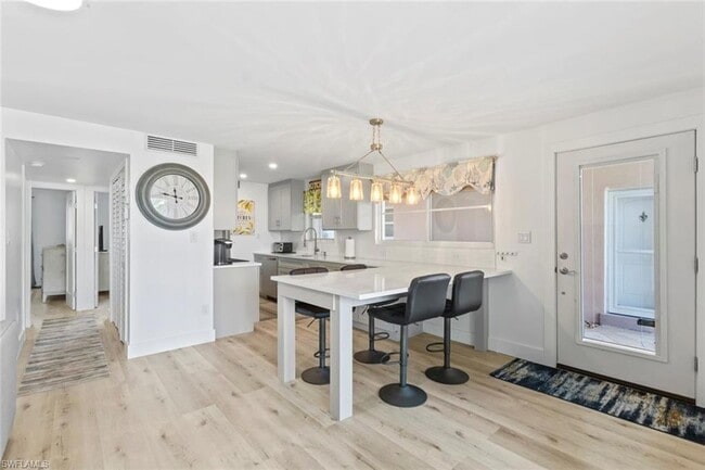 Foto del edificio - 1910 Gulf Shore Blvd N