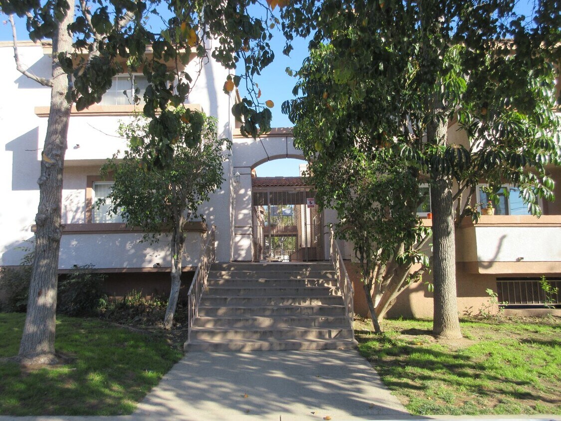 3 Townhouses for Rent in Northridge, CA Westside Rentals