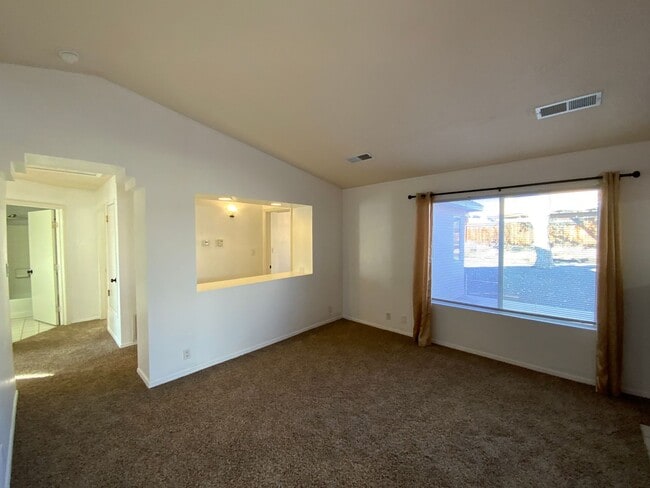 Foto del edificio - 4 Bedroom Single Story Home Available Near McMahon Blvd NW & Unser Blvd NW!