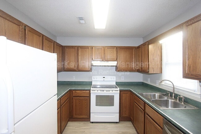 Building Photo - 5606 Split Oak Way