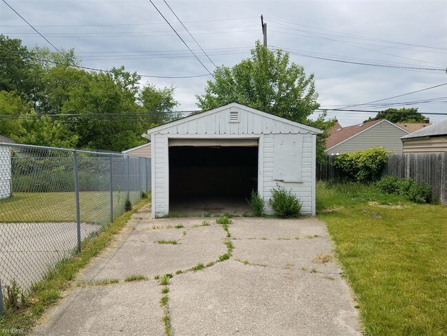 Building Photo - 18695 Teppert St