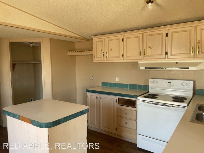 Building Photo - 3 br, 2 bath House - 121 Metro
