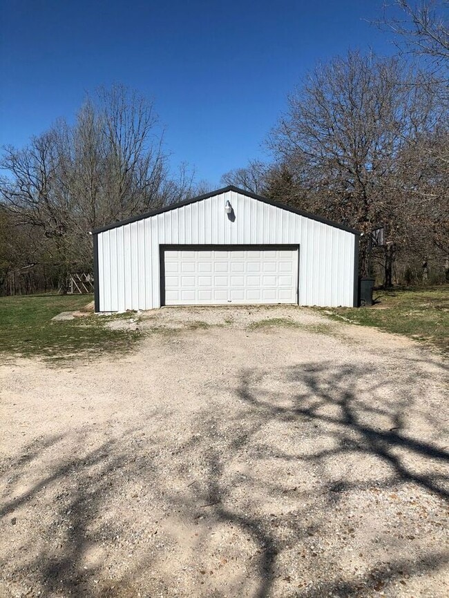 Building Photo - Available May 12th!!!! Laquey school district