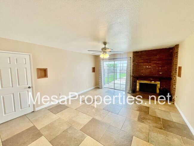 Foto del edificio - 1341 N Magnolia Ave