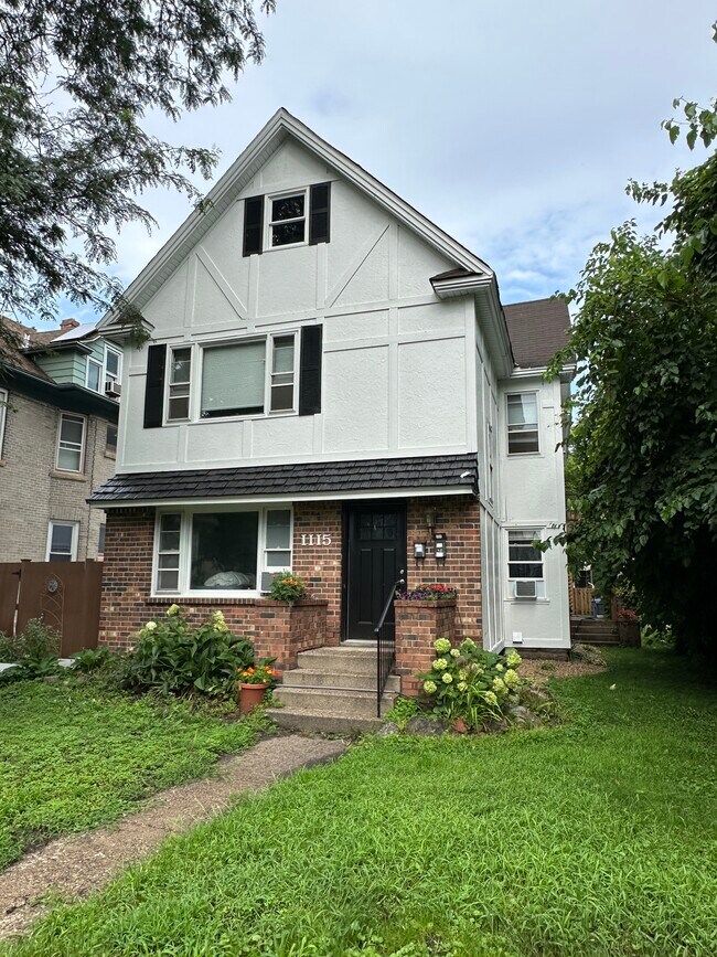 Foto del edificio - 1115 5th St NE