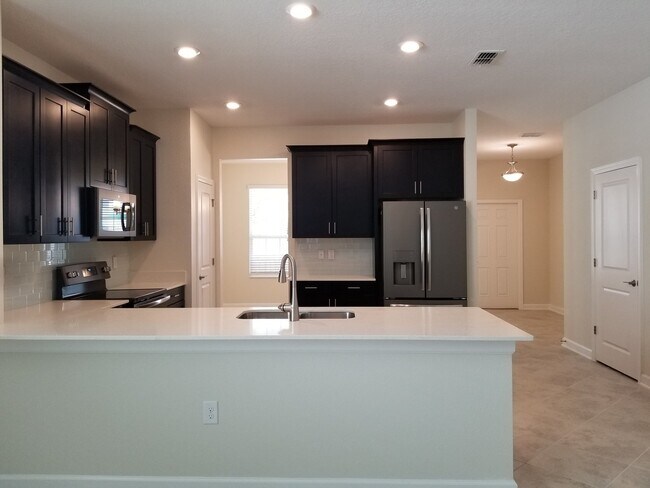 Foto del edificio - Spacious Oaks at Moss Park Home!