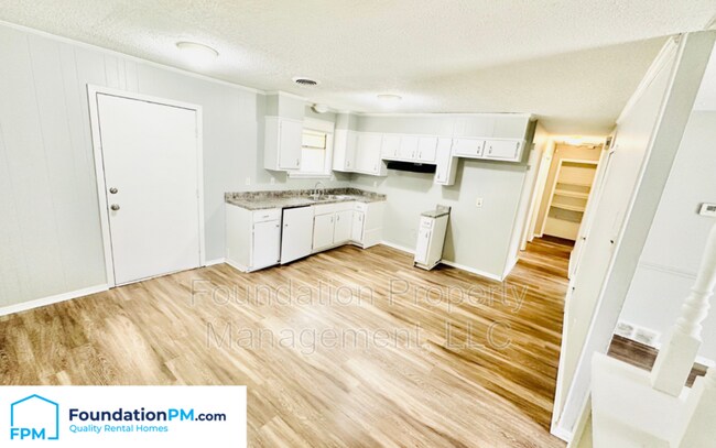 Building Photo - 3366 Lone Rock Dr