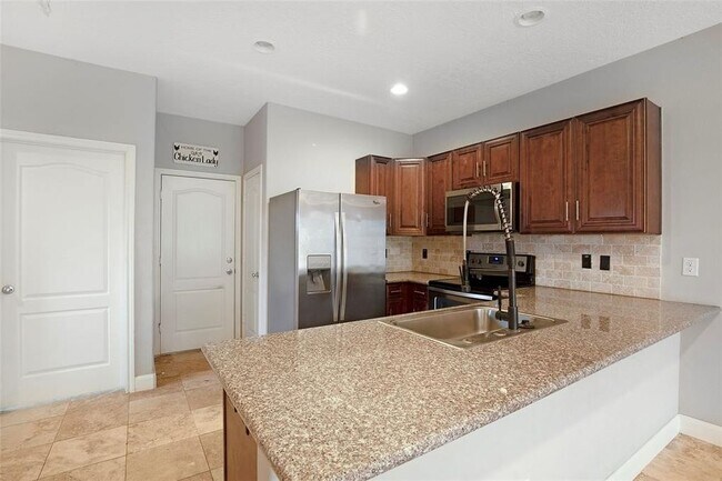 Building Photo - 307 Covecrest Dr