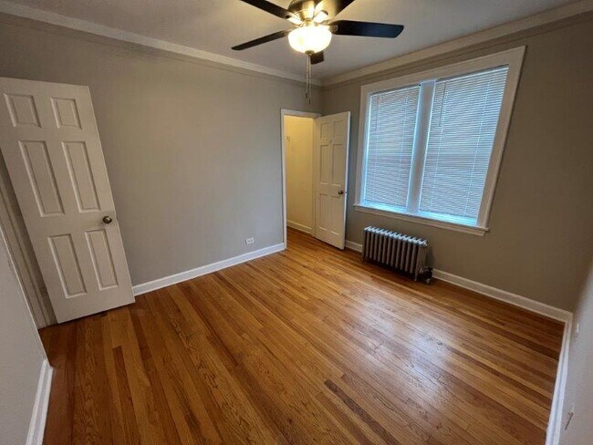 Foto del edificio - 4450 W Gunnison St