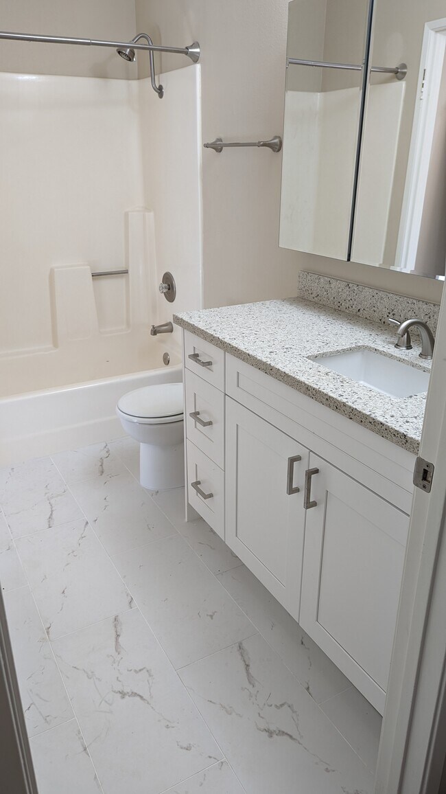 Building Photo - 177 Rockwood