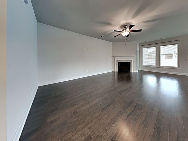 Building Photo - 102 Saddle Wood Ln