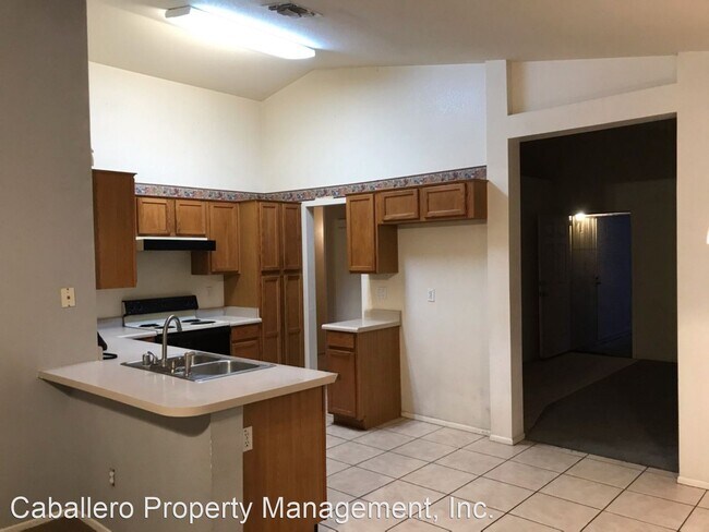 Building Photo - 3 br, 2 bath House - 8330 W. Baxter Dr.