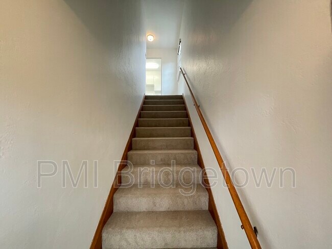Building Photo - 1806 NE 67th Ave