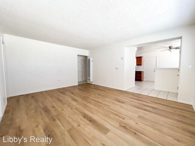 Building Photo - 3 br, 1 bath House - 6141 Abronia Avenue
