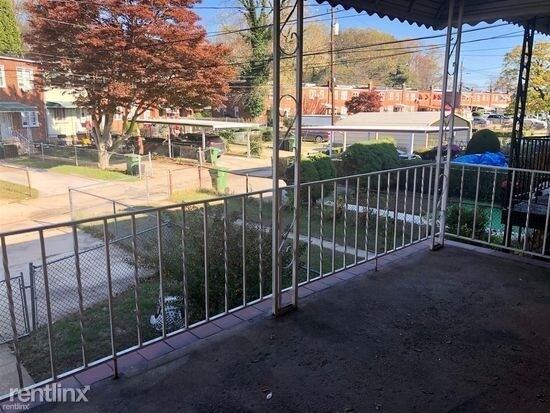 Foto del edificio - 3 br, 1.5 bath Townhome - 1235 Kevin R