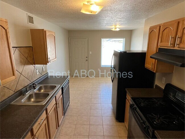 Foto del edificio - 9643 El Patron Rd SW