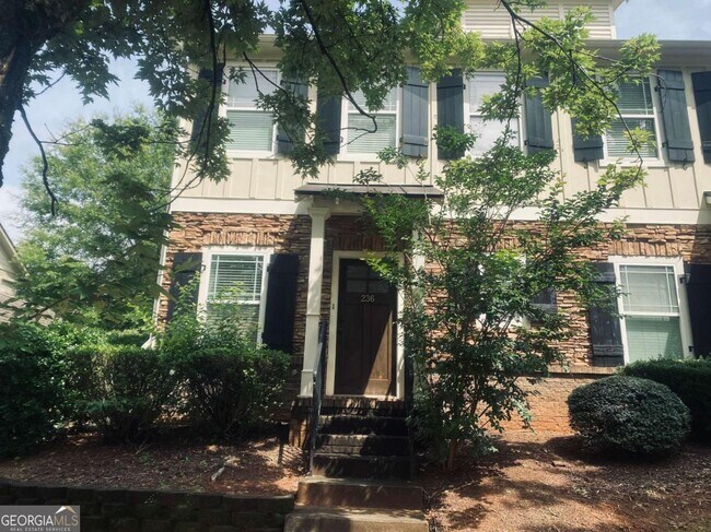 Building Photo - 236 Center Park Ln