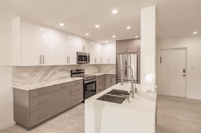 Foto del edificio - 4100 N 58th Ave