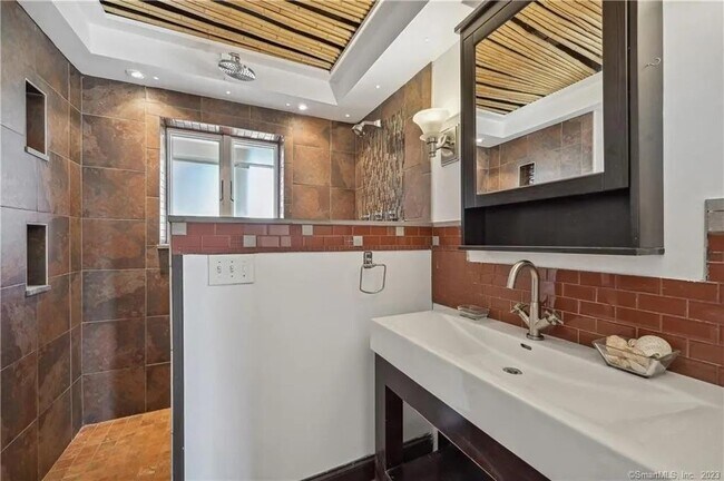 Foto del edificio - 35 Caldwell Ave Ave