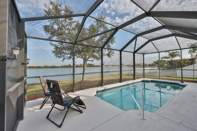 Foto del edificio - 823 Seminole Sky Dr